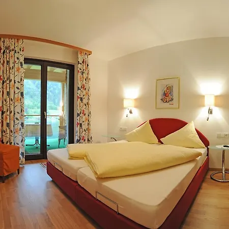 Pensionat Carinthia 3*