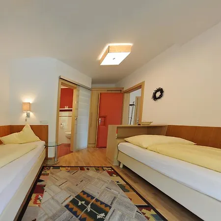 Carinthia 3*